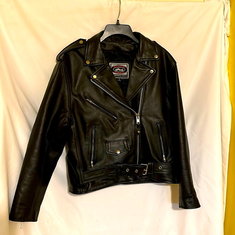 Women’s Leather Jacket- Vintage- Never Goes Out of Style- Perfect Condition!